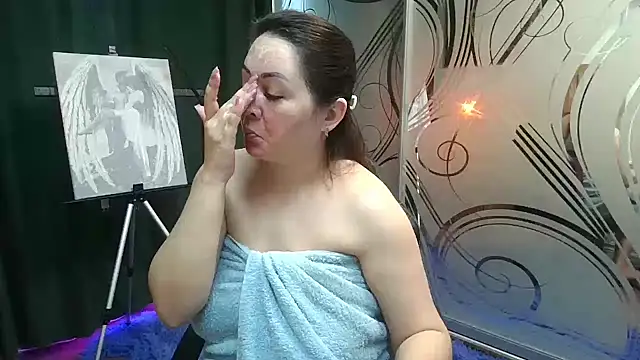 JuliaMorganss online show from 04-19-26, 07:09