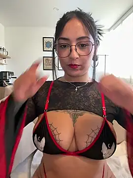 Snapshot of Rae_Lil_White chatting on 05-28-26, 10:15 Rae Lil White online show from 05-28-26, 10:15