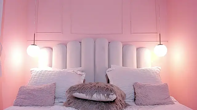 sarah salis  online show from 11-29-25, 11:27