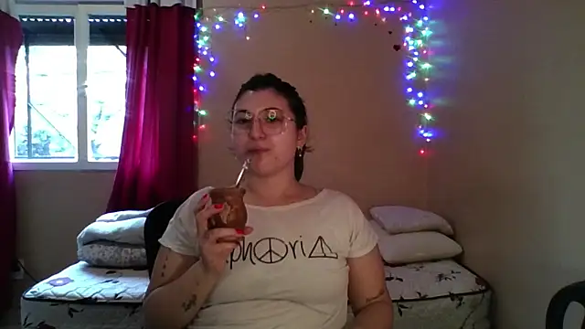 Snapshot of imsohornydacom chatting on 04-16-26, 04:19 imsohornydacom online show from 04-16-26, 04:19