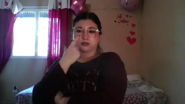 Snapshot of imsohornydacom chatting on 03-12-26, 06:01 imsohornydacom online show from 03-12-26, 06:01