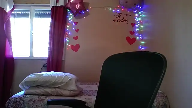 Snapshot of imsohornydacom chatting on 03-11-26, 03:50 imsohornydacom online show from 03-11-26, 03:50