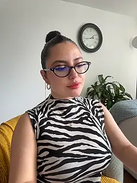 Snapshot of sukhakunis1 chatting on 06-18-26, 06:46 sukhakunis1 online show from 06-18-26, 06:46