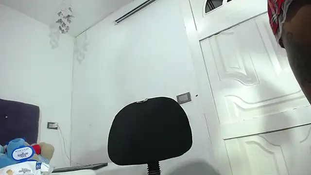 Squirter pussybomb online show from 05-28-26, 04:09