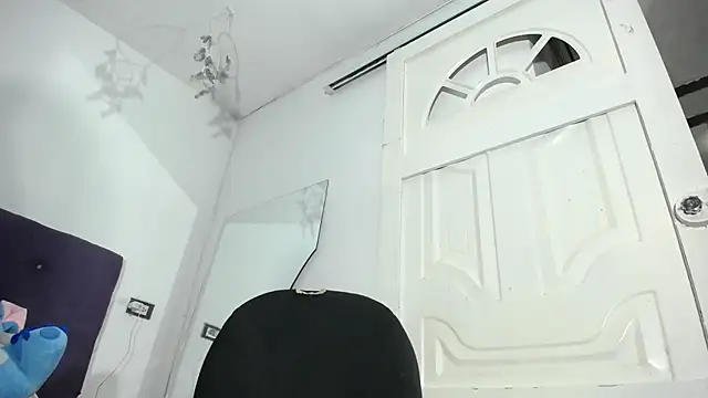 Snapshot of Squirter_pussybomb chatting on 03-20-26, 06:58 Squirter pussybomb online show from 03-20-26, 06:58