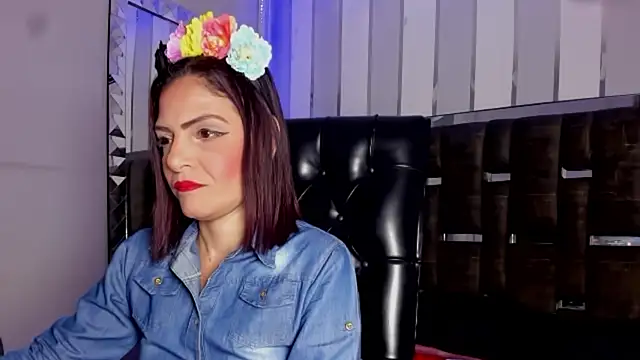 KatteMoss online show from 10-18-25, 04:36