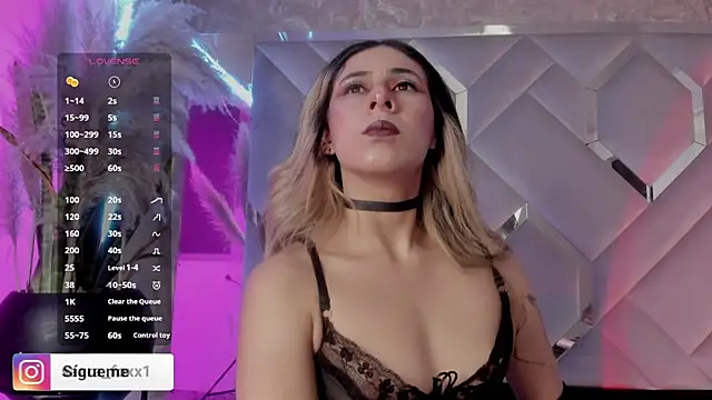 Sara Foxx1 online show from 11-15-25, 10:47