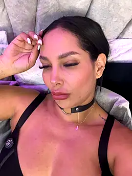 Dakota diaz  online show from 11-19-25, 07:47