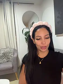 Dakota diaz  online show from 05-31-26, 01:00