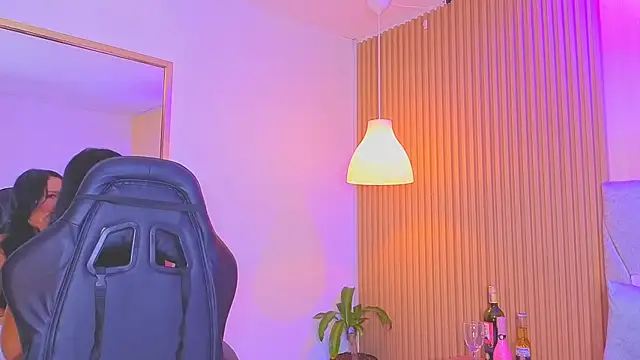 Dakota diaz  online show from 04-05-26, 07:31