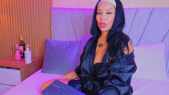 Dakota diaz  online show from 04-21-26, 01:42