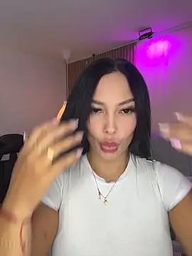 Dakota diaz  online show from 05-21-26, 07:33