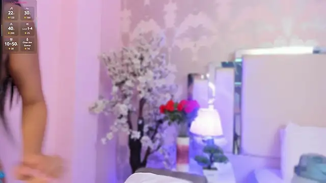 lauramartin1 online show from 04-17-26, 11:24