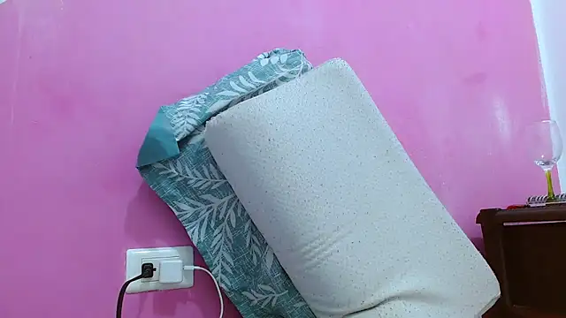 tomboyblue online show from 09-17-25, 05:26