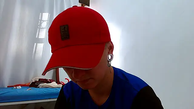 tomboyblue online show from 11-26-25, 01:22