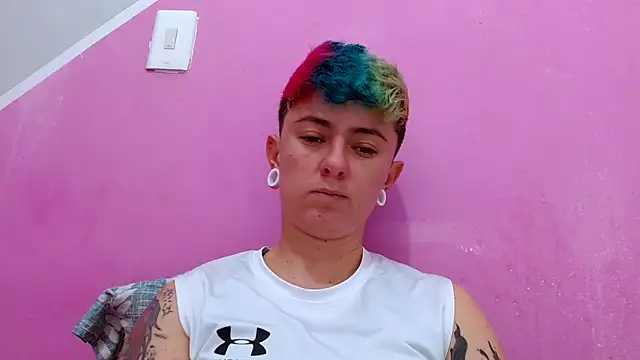 tomboyblue online show from 10-21-25, 06:18