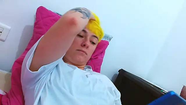 tomboyblue online show from 12-18-25, 08:23