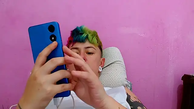 tomboyblue online show from 10-05-25, 04:09