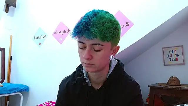 tomboyblue online show from 10-27-25, 01:45