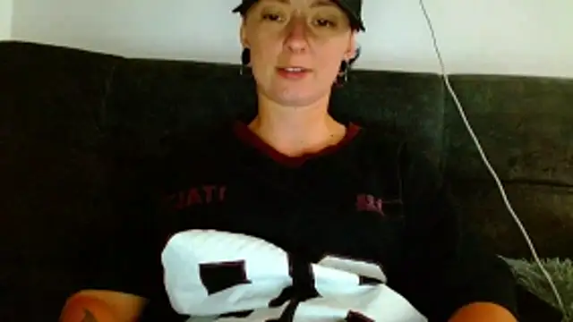 tomboyblue online show from 04-23-26, 09:05