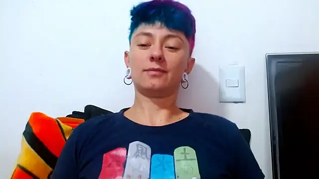 tomboyblue online show from 06-10-26, 05:47