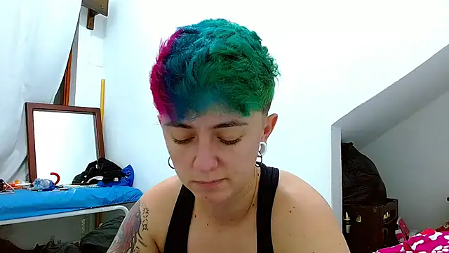 tomboyblue online show from 11-23-25, 04:11