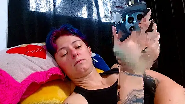 tomboyblue online show from 04-06-26, 07:04