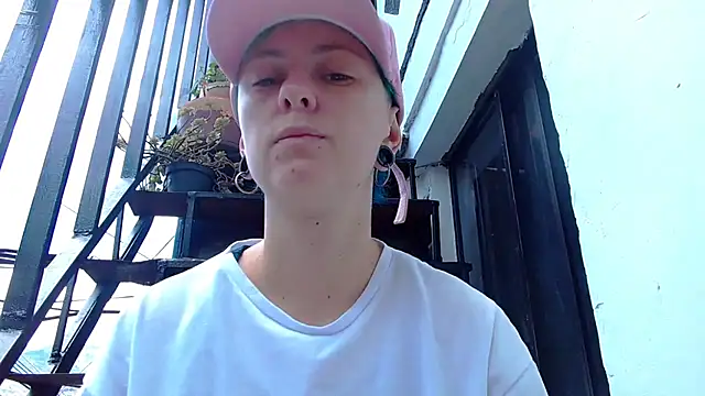 tomboyblue online show from 04-12-26, 04:10