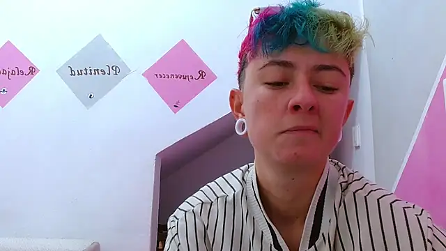 tomboyblue online show from 10-19-25, 05:05