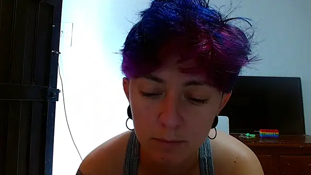tomboyblue online show from 05-13-26, 05:20
