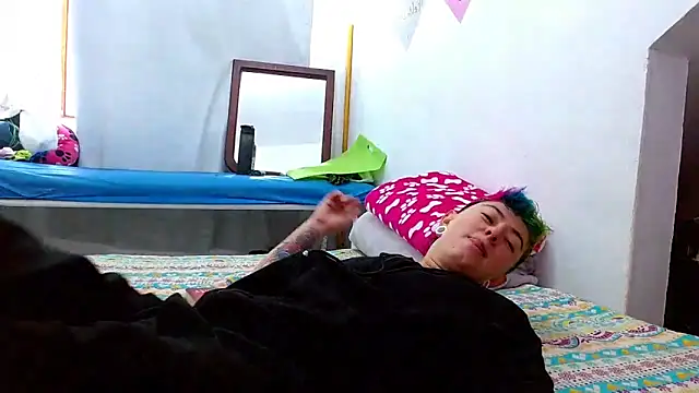 tomboyblue online show from 10-15-25, 05:32