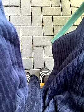 Snapshot of DurableFog chatting on 12-16-25, 08:40 DurableFog online show from 12-16-25, 08:40