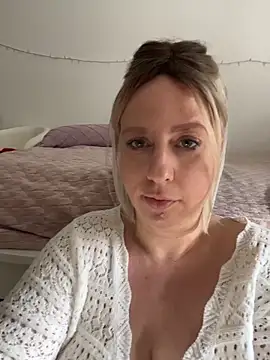 MariaValentine online show from 06-01-26, 08:03