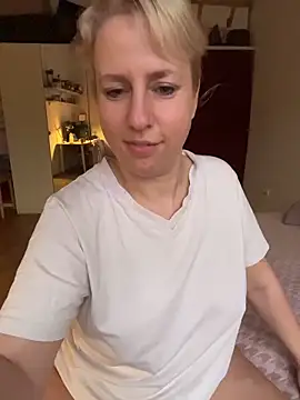 MariaValentine online show from 12-18-25, 06:29