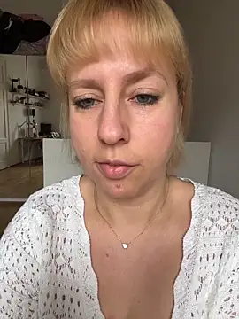 MariaValentine online show from 11-21-25, 09:30