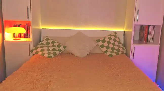 Leaaaaaaaaa online show from 01-07-25, 05:53