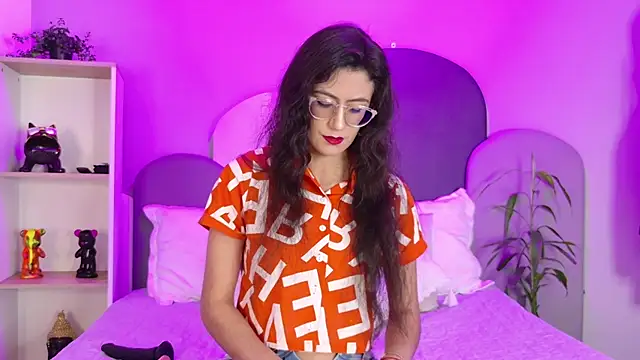 SophieGomez22 online show from 04-15-26, 11:38