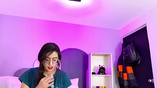 Snapshot of SophieGomez22 chatting on 06-15-26, 11:10 SophieGomez22 online show from 06-15-26, 11:10