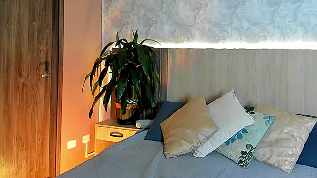 rebeca cortez  online show from 03-18-26, 07:48