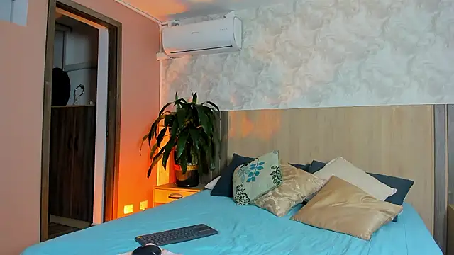 rebeca cortez  online show from 03-25-26, 07:35