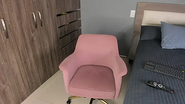 rebeca cortez  online show from 09-13-25, 07:36