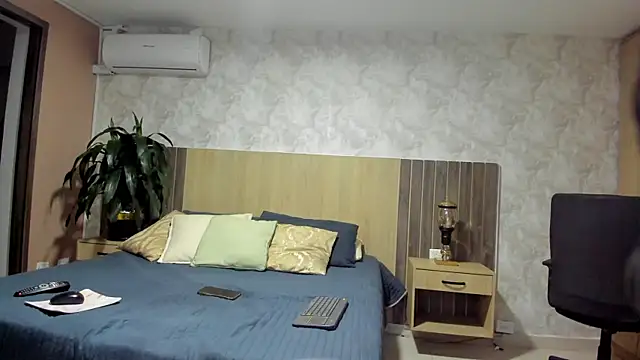 rebeca cortez  online show from 04-14-26, 08:03