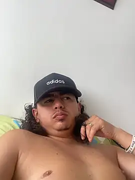 Snapshot of DanielGomez9 chatting on 07-11-26, 02:50 DanielGomez9 online show from 07-11-26, 02:50