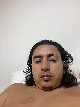 Snapshot of DanielGomez9 chatting on 05-12-26, 04:42 DanielGomez9 online show from 05-12-26, 04:42
