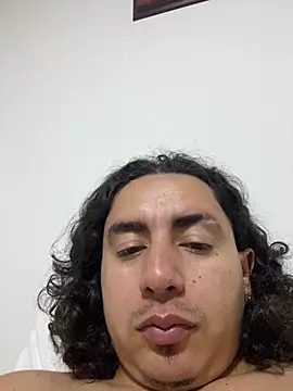 Snapshot of DanielGomez9 chatting on 06-15-26, 01:17 DanielGomez9 online show from 06-15-26, 01:17