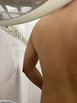 DanielGomez9 online show from 04-21-26, 02:34