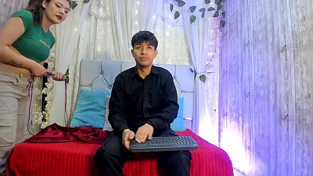 BradLovEmma  online show from 10-28-25, 01:32