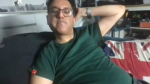 Robin007 online show from 09-24-25, 03:02