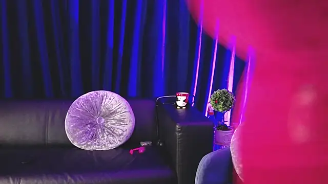 RosaCatalleya online show from 04-22-26, 04:19