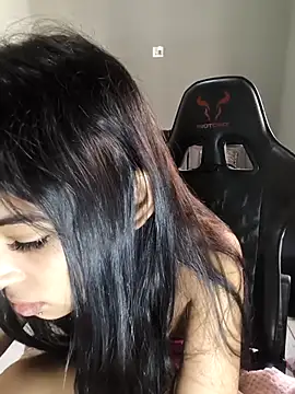 Livia Diaz online show from 04-14-26, 05:29